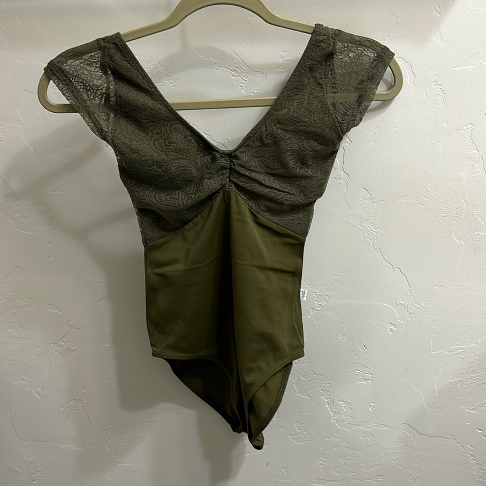 CLASS IN BALLET LEOTARD